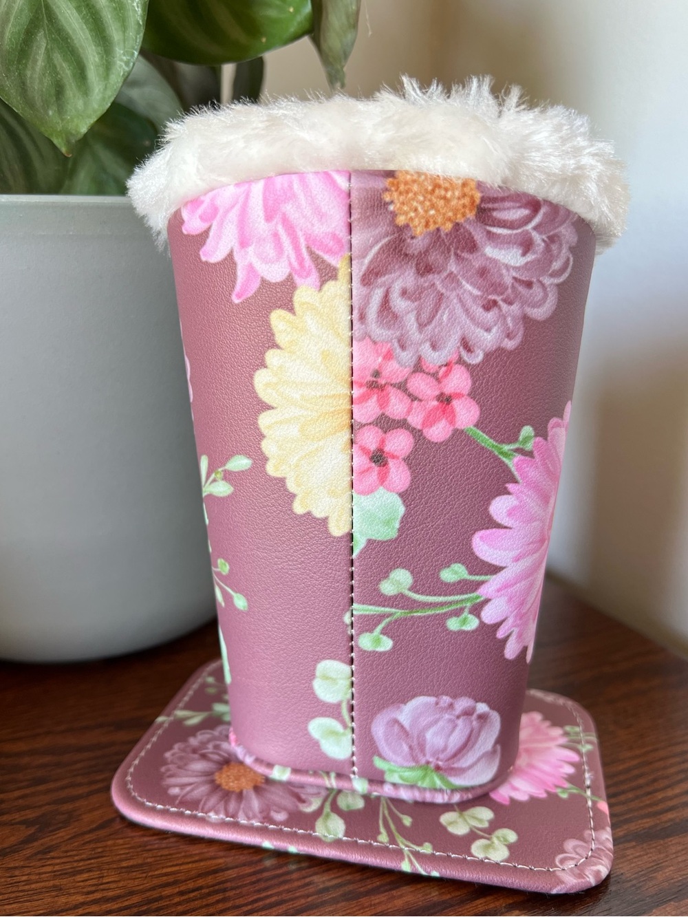 FLORAL PLUSH LINED EYEGLASS HOLDER UPRIGHT NEW IN BOX - Picture 3 of 8